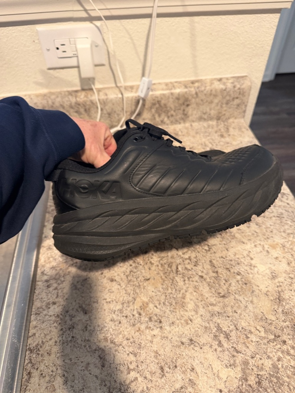 Hoka Men's Black All-Terrain Cushioned Trainer Bondi SR